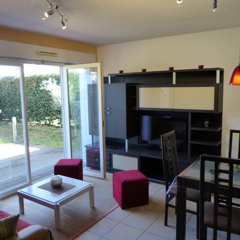 Le Brigantin, villa mitoyenne de 68m2 avec terrasse, jardinet et petit garage - Maison 2 Chambres - 6