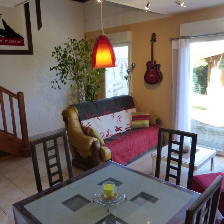 Le Brigantin, villa mitoyenne de 68m2 avec terrasse, jardinet et petit garage - Maison 2 Chambres - 7