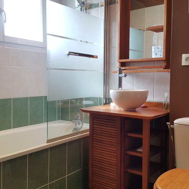 Le Brigantin, villa mitoyenne de 68m2 avec terrasse, jardinet et petit garage - Maison 2 Chambres - 11