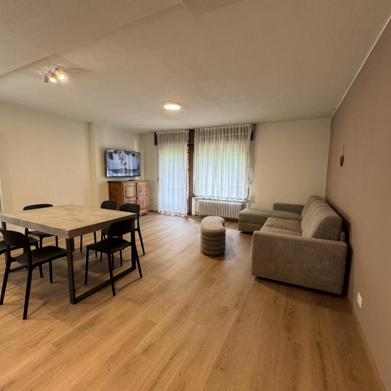 099 Trilocale ristrutturato, Pinzolo centro - Apartment mit Balkon - 1