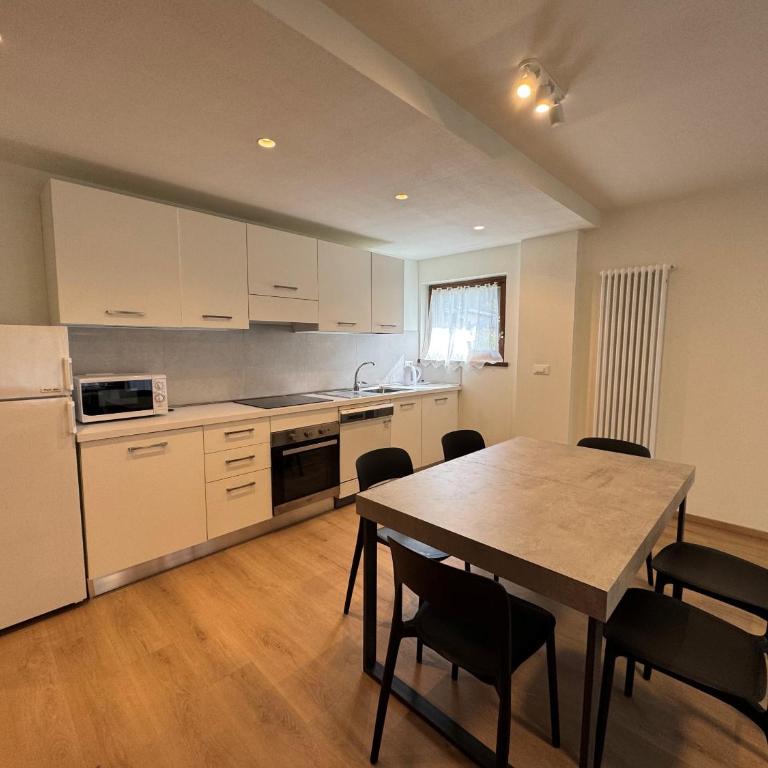 099 Trilocale ristrutturato, Pinzolo centro - Apartment mit Balkon - 3