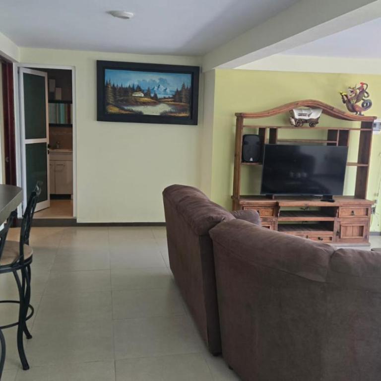 Bonito y Acogedor Departamento en Naucalpan - Three-Bedroom Apartment - 2