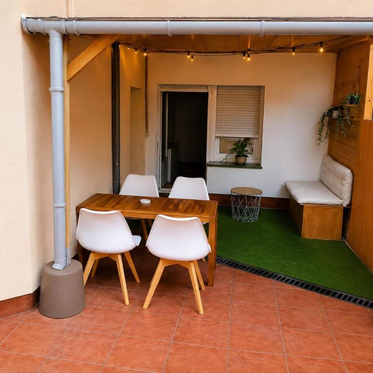 Luxury Old Town Apartment - Terrace and Private Parking - Two-Bedroom Apartment - 2