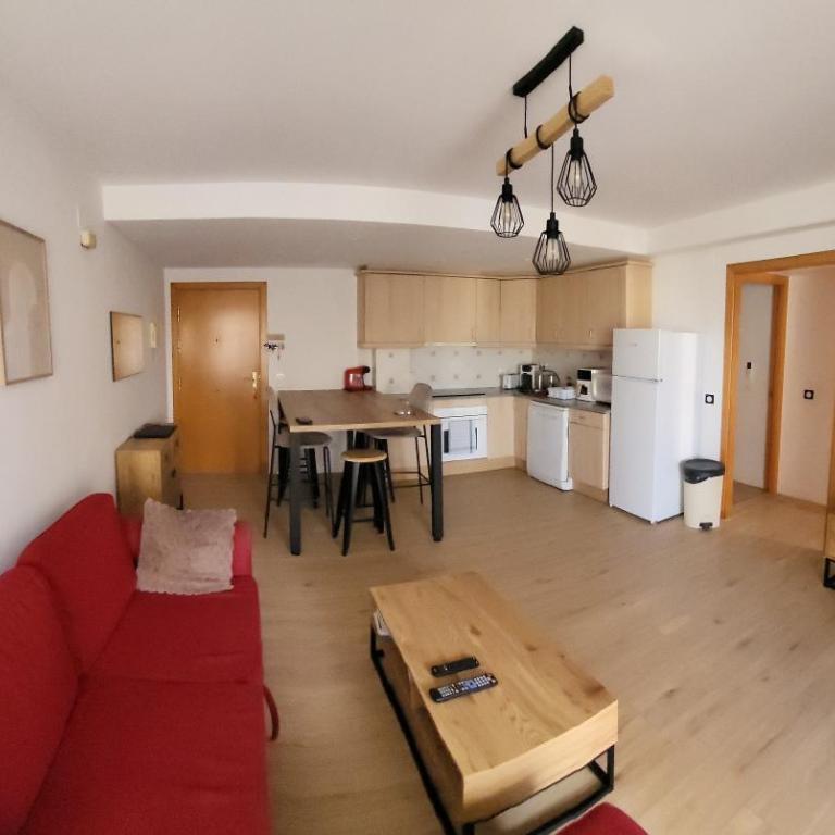 Elegante apartamento con Terraza cerca de Canales - Apartamento de 2 dormitorios - 2
