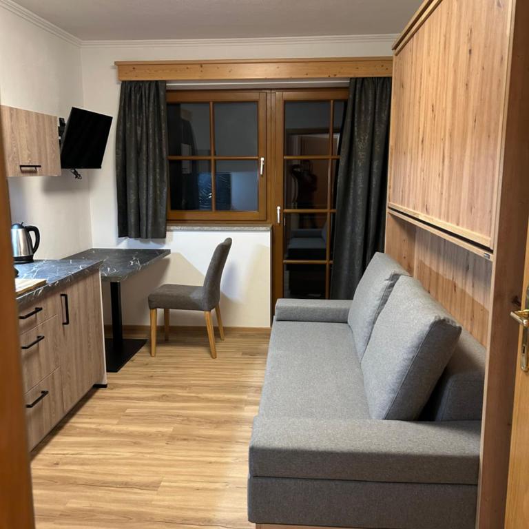 Gasthaus Antonia Lofer - Apartment mit 1 Schlafzimmer und Balkon - 1
