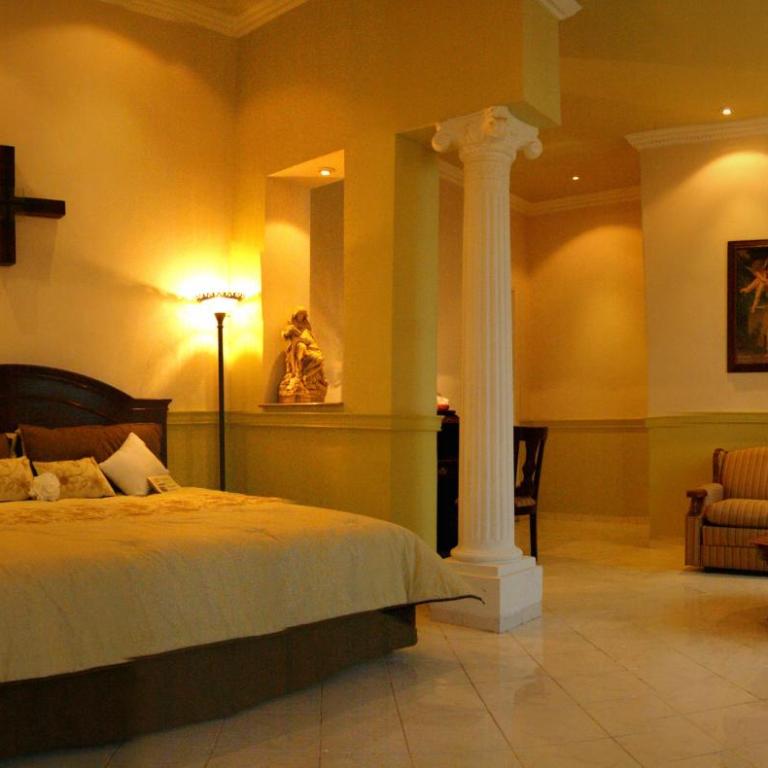 Hotel Boutique La Mision De Fray Diego - Junior Suite with one King Bed & Spa Bath - Garden View - 4