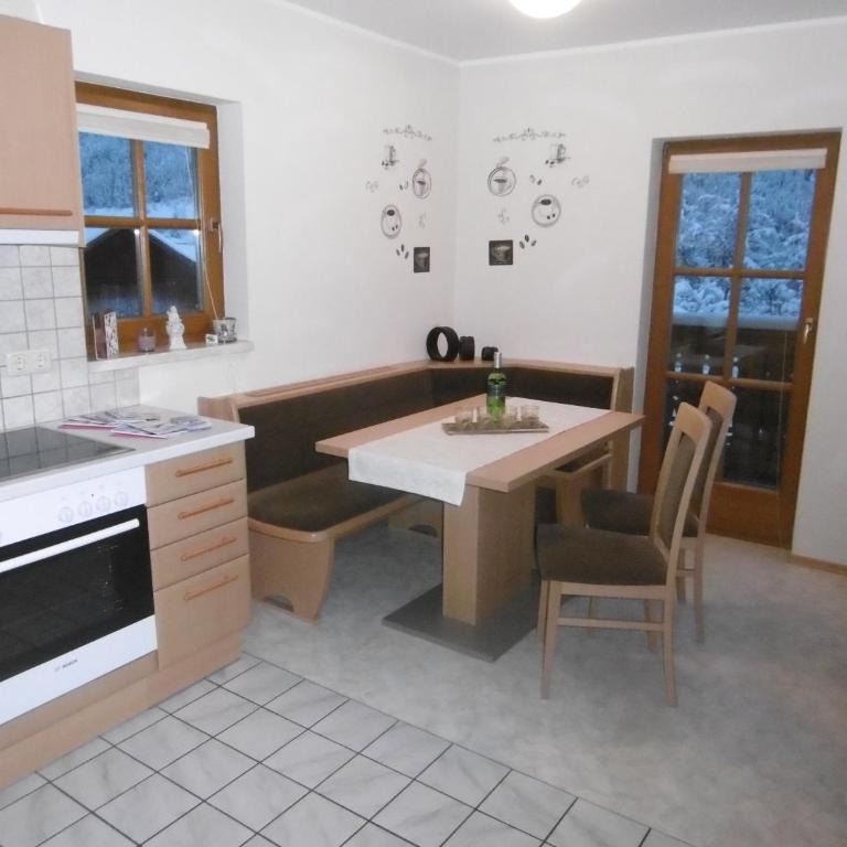 Appartements Oberhof - Apartment mit 2 Schlafzimmern und Balkon - Nebengebäude - 65