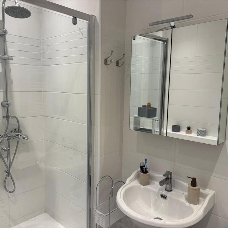 Apartment in center of Juan-les-Pins near sea - Appartement 2 Chambres - 16