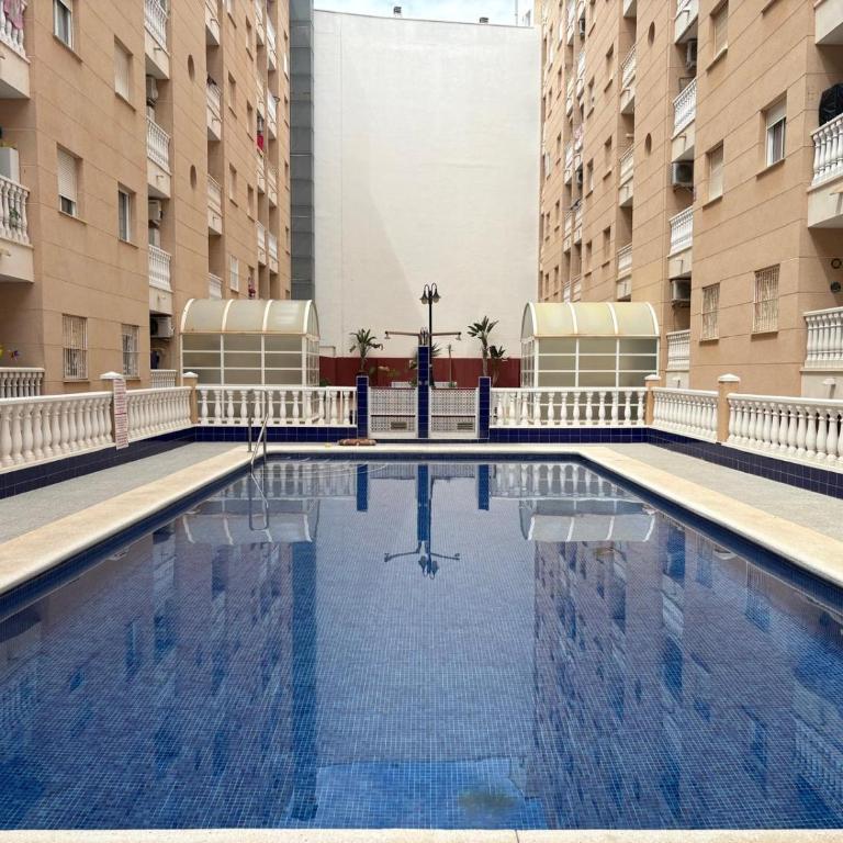 Piso con piscina, céntrico, cerca de la playa - Apartamento de 2 dormitorios - 9