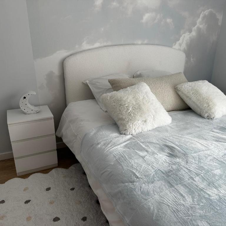 Maison d'hôte, L écrin de la Boudière, Chambre immersive et Spa en option - Chambre Lit Queen-Size - 3