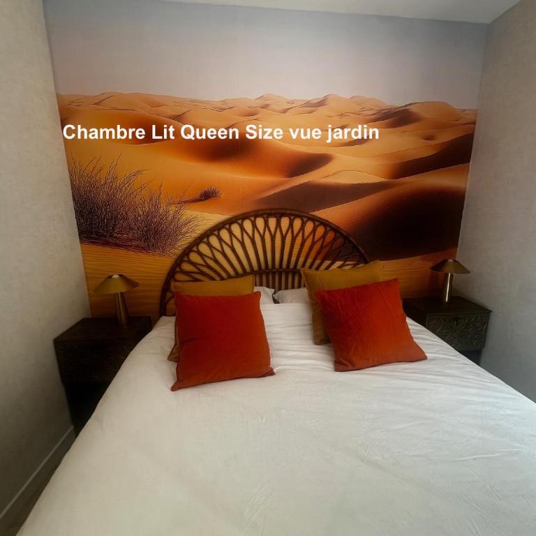 Maison d'hôte, L écrin de la Boudière, Chambre immersive et Spa en option - Chambre Lit Queen-Size - Vue sur Jardin - 2