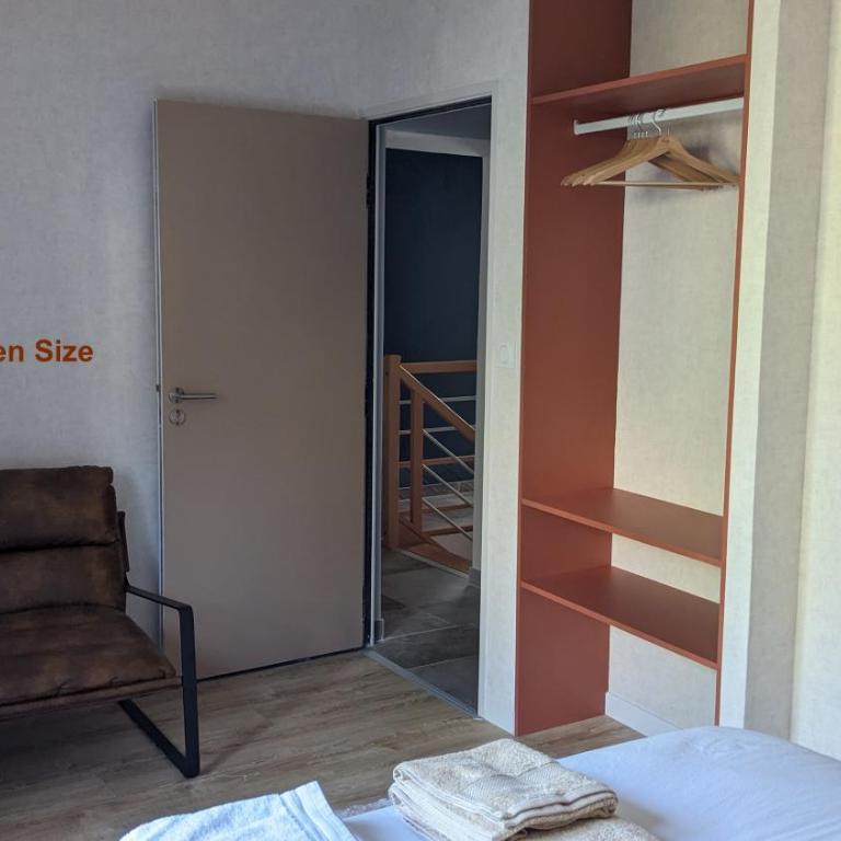 Maison d'hôte, L écrin de la Boudière, Chambre immersive et Spa en option - Chambre Lit Queen-Size - Vue sur Jardin - 5