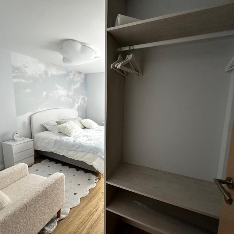 Maison d'hôte, L écrin de la Boudière, Chambre immersive et Spa en option - Chambre Lit Queen-Size - 6