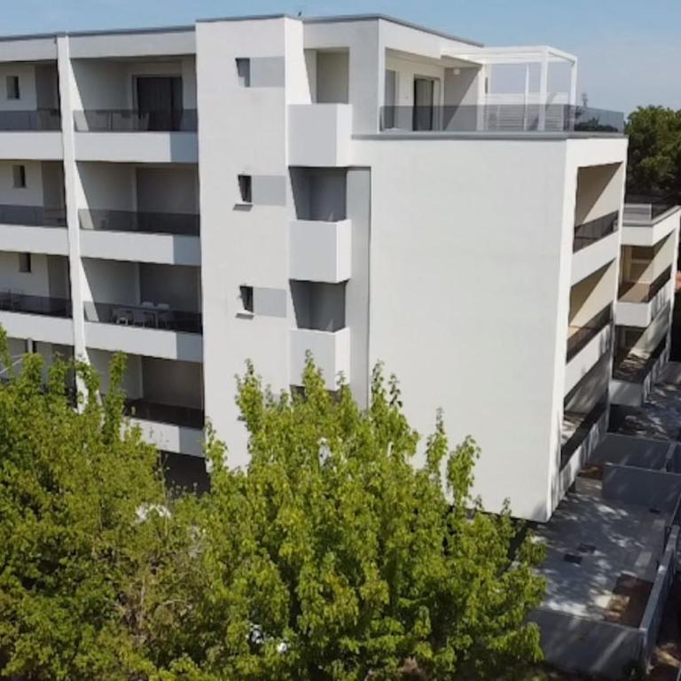 Modern apartment with terrace near the sea - Apartment - 6