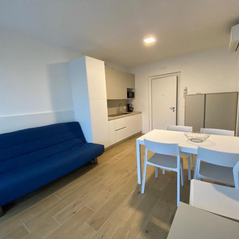 Cozy apartment with terrace near the sea - Apartment - 2