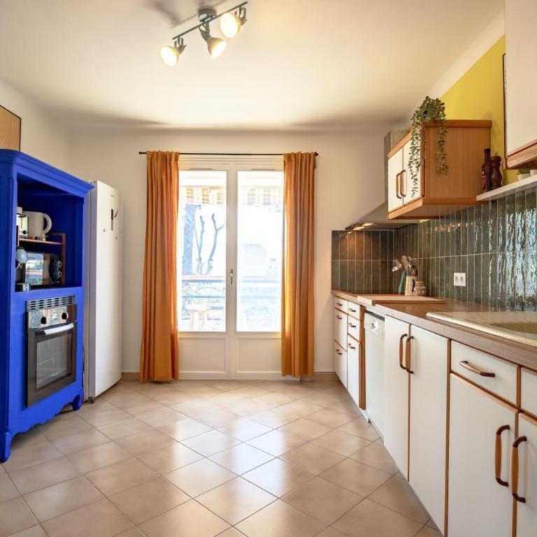VILLA LES SALINES Maison de Vacances au Grau du Roi - Three-Bedroom Apartment with Balcony - 21