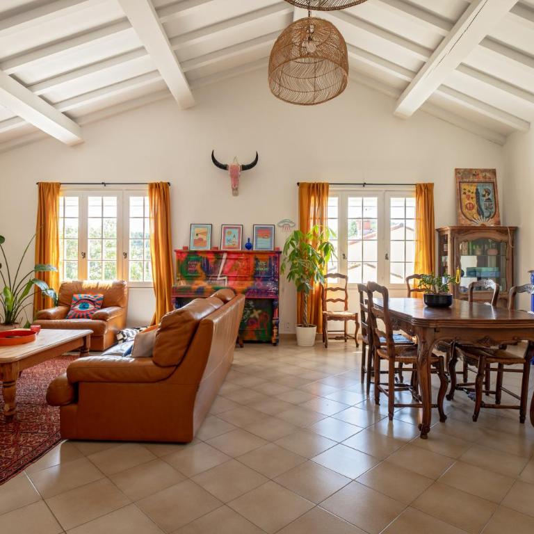 VILLA LES SALINES Maison de Vacances au Grau du Roi - Three-Bedroom Apartment with Balcony - 20