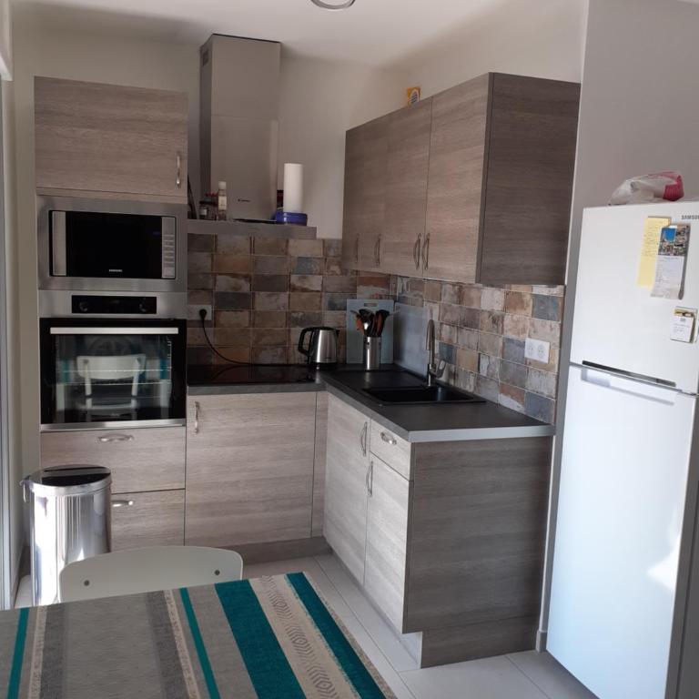 Studio lumineux parking privé 2mn plage et Sanary - Appartamento Monolocale con Letto Queen-Size - 5