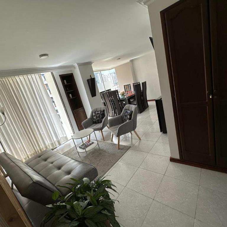 Apartamento amoblado en Pinares -Circunvalar - Apartamento de 3 dormitorios - 20