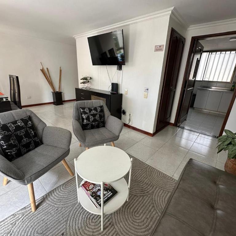 Apartamento amoblado en Pinares -Circunvalar - Apartamento de 3 dormitorios - 29