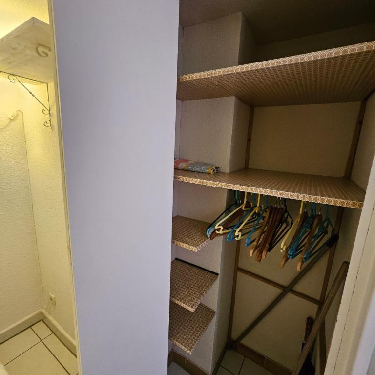 Appartement résidence avec piscine - Two-Bedroom Apartment - 4