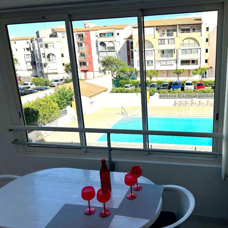 AQUAGOLF Jolie 2 Pièces cabine climatisée piscine proche plage Richelieu Cap d'Agde - Apartment mit 2 Schlafzimmern und Poolblick - 2