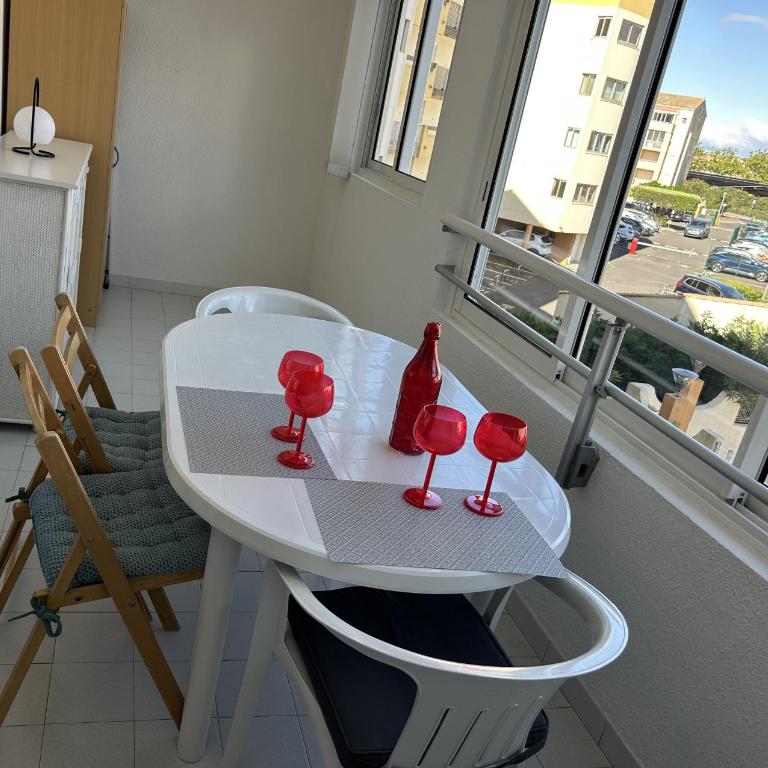 AQUAGOLF Jolie 2 Pièces cabine climatisée piscine proche plage Richelieu Cap d'Agde - Apartment mit 2 Schlafzimmern und Poolblick - 3