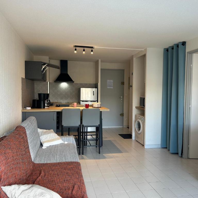 AQUAGOLF Jolie 2 Pièces cabine climatisée piscine proche plage Richelieu Cap d'Agde - Apartment mit 2 Schlafzimmern und Poolblick - 15
