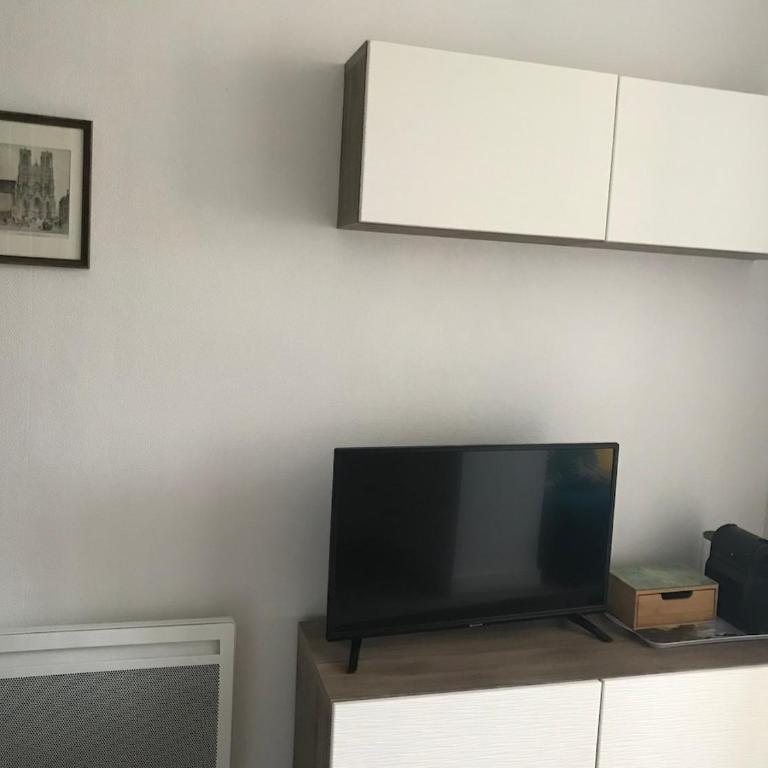 Reims Cathedral City center - One-Bedroom Apartment - 6