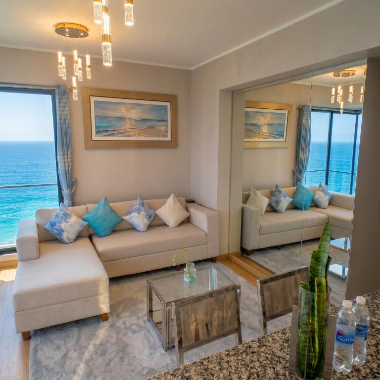 "Oceanfront 3BR, Home Office, Pool, Gym, Sauna, BBQ, Fast Wifi, Play area and Free Parking" - Three-Bedroom Apartment - 11