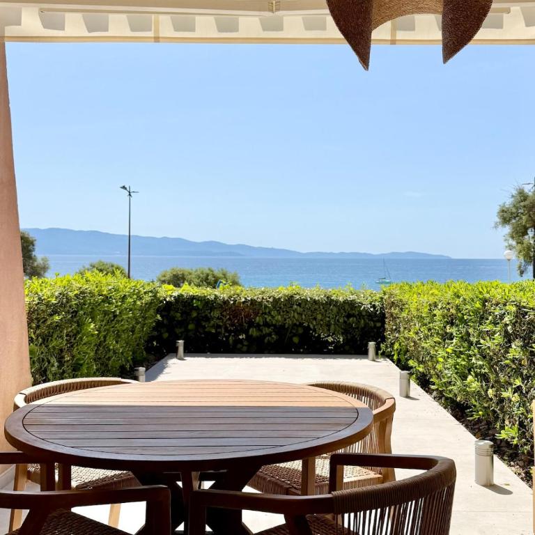 Studio grand confort-Marinella-Face mer-Terrasse - Appartement 1 Chambre - 3