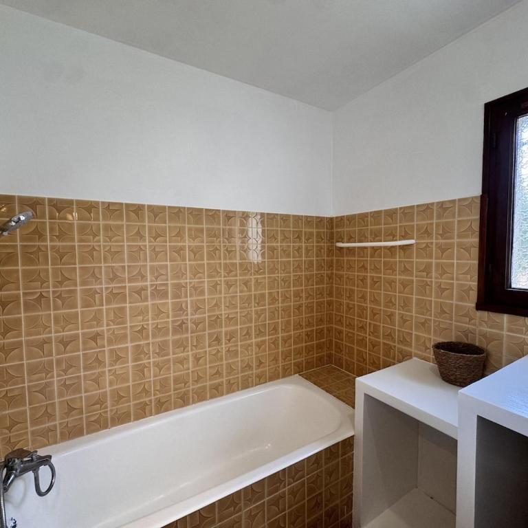 Cosy appartement avec grand balcon, à 15 min des plages - One-Bedroom Apartment - 7