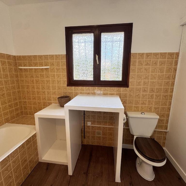 Cosy appartement avec grand balcon, à 15 min des plages - One-Bedroom Apartment - 9