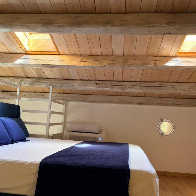 Abracadabra Hidden Garden - Two-Bedroom House - 32