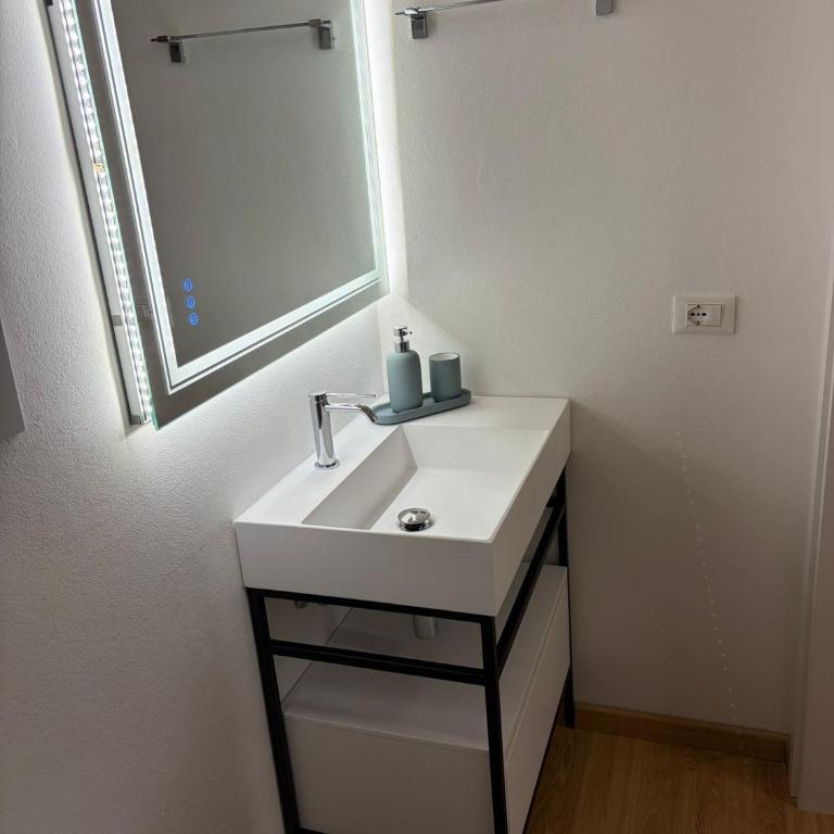Abracadabra Hidden Garden - Two-Bedroom House - 40