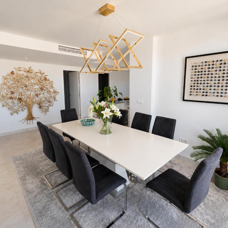Luxury Penthouse with private pool, seaview solarium BBQ, Gym, paddle and free parking - Magnolia Properties - Apartamento - 12