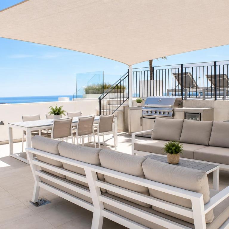 Luxury Penthouse with private pool, seaview solarium BBQ, Gym, paddle and free parking - Magnolia Properties - Apartamento - 16
