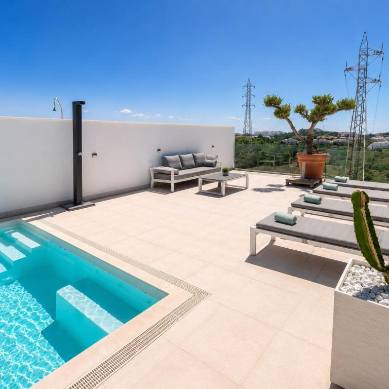 Luxury Penthouse with private pool, seaview solarium BBQ, Gym, paddle and free parking - Magnolia Properties - Apartamento - 18