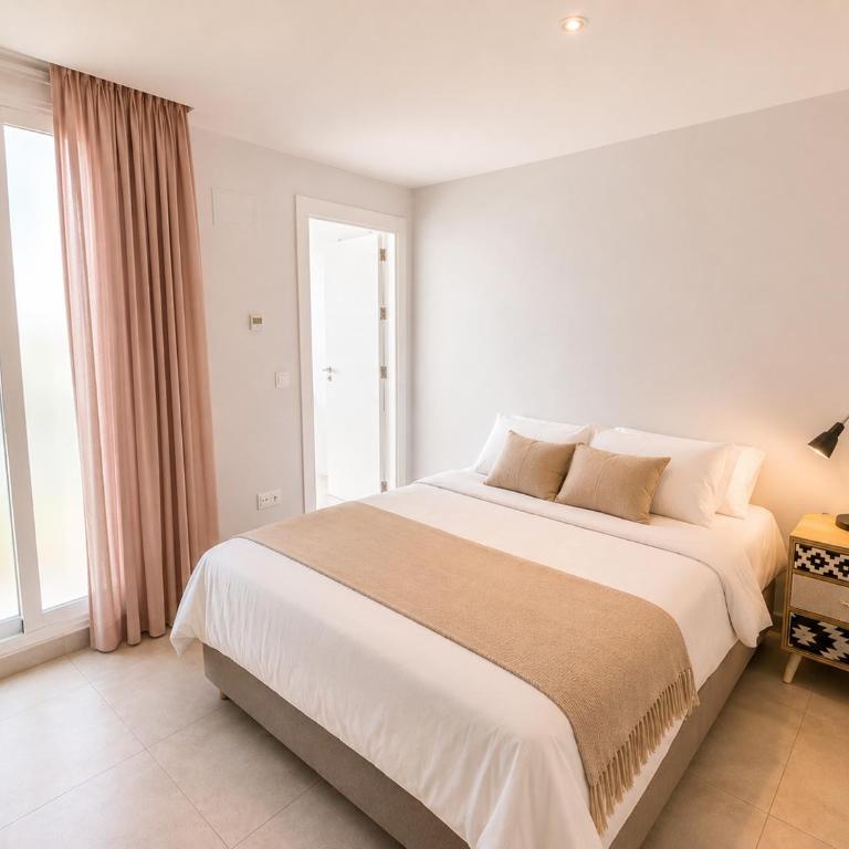 Luxury Penthouse with private pool, seaview solarium BBQ, Gym, paddle and free parking - Magnolia Properties - Apartamento - 39