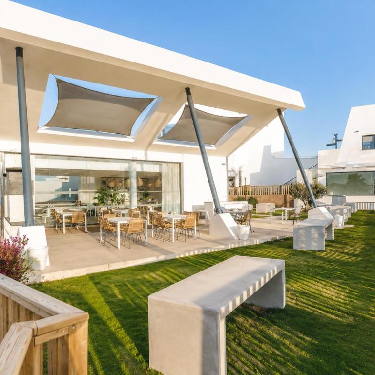 Luxury Penthouse with private pool, seaview solarium BBQ, Gym, paddle and free parking - Magnolia Properties - Apartamento - 35