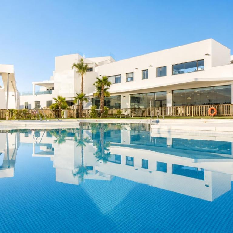 Luxury Penthouse with private pool, seaview solarium BBQ, Gym, paddle and free parking - Magnolia Properties - Apartamento - 36