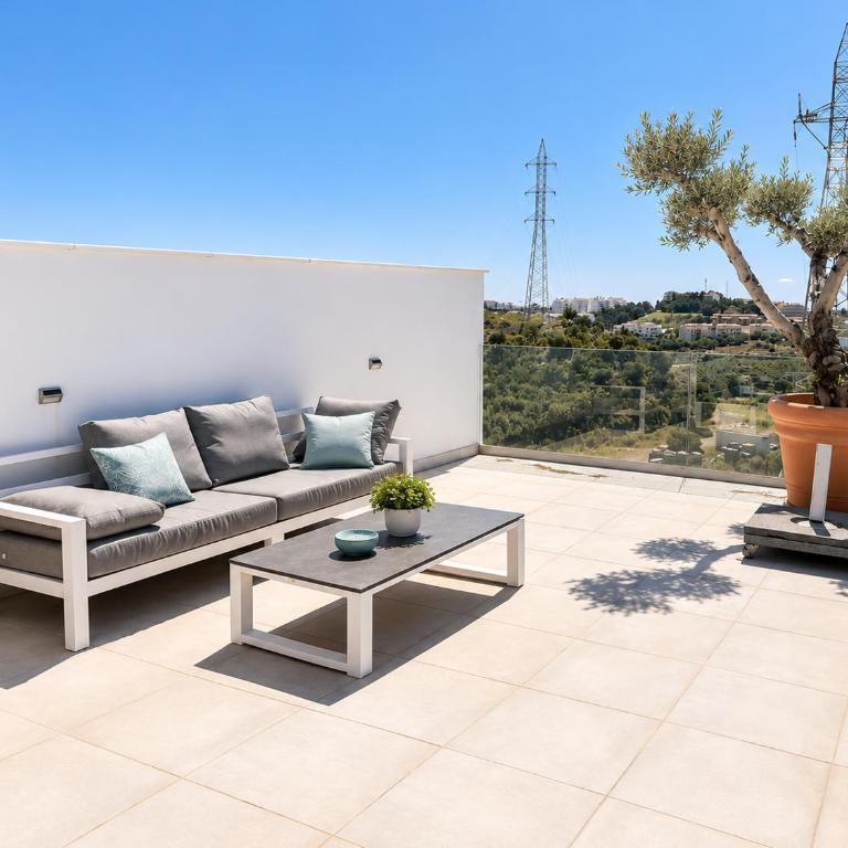 Luxury Penthouse with private pool, seaview solarium BBQ, Gym, paddle and free parking - Magnolia Properties - Apartamento - 29