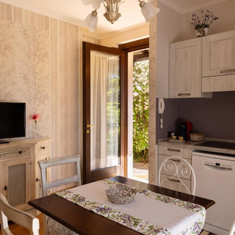 Casa Angolo delle Rose - Appartamento con Vista Giardino - 12
