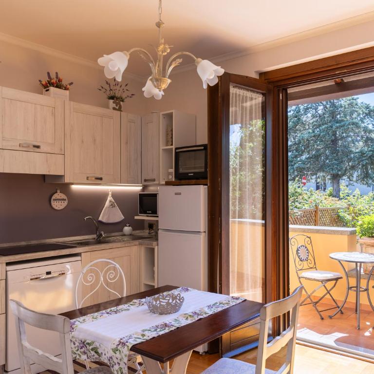 Casa Angolo delle Rose - Appartamento con Vista Giardino - 15