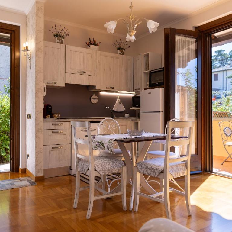 Casa Angolo delle Rose - Appartamento con Vista Giardino - 16