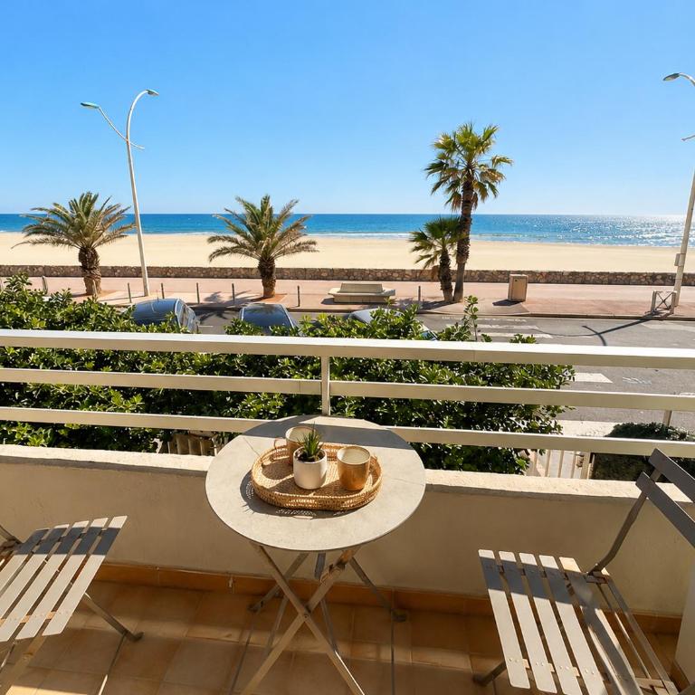 "PLAGE" Splendide Vue Mer depuis la chambre et le salon cuisine, 20m de la plage! - Appartamento con 1 Camera da Letto - 2