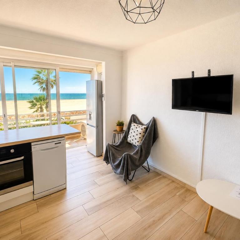 "PLAGE" Splendide Vue Mer depuis la chambre et le salon cuisine, 20m de la plage! - Appartamento con 1 Camera da Letto - 13