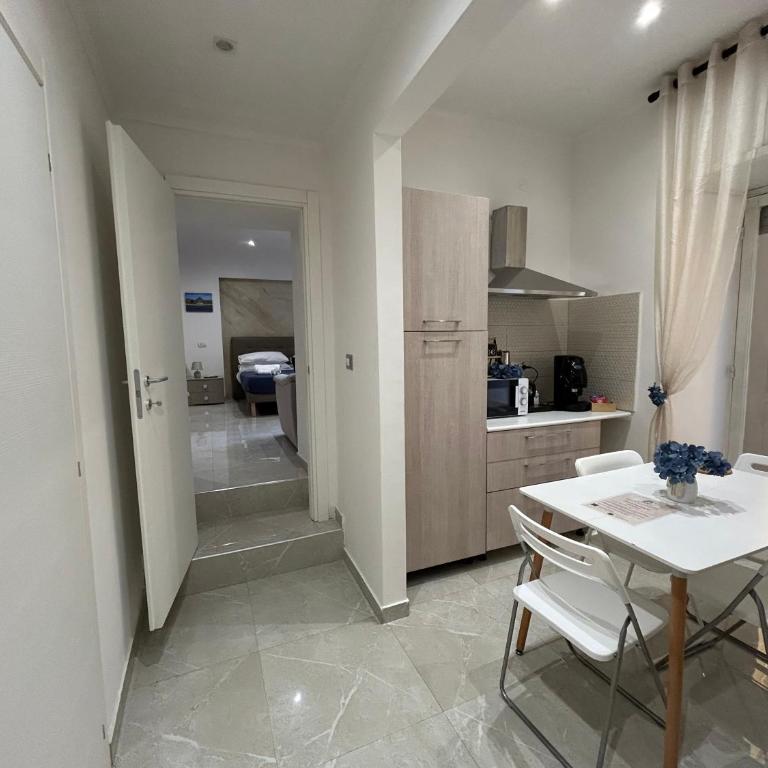 Partenope House - Luxury Apartment Plebiscito - One-Bedroom Apartment - 6
