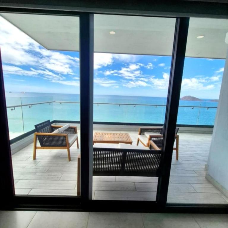 Altomare Azul #1 Departamento Lujo Frente al Mar y Malecón - Two-Bedroom Apartment - 25