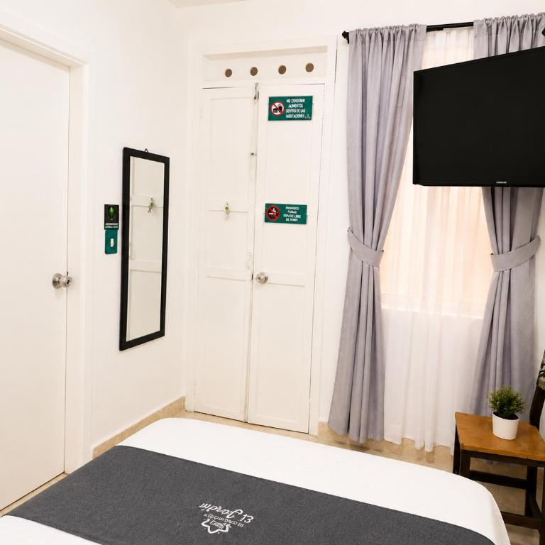 Hospedajes El Jardin - Habitación Doble con baño privado - 5